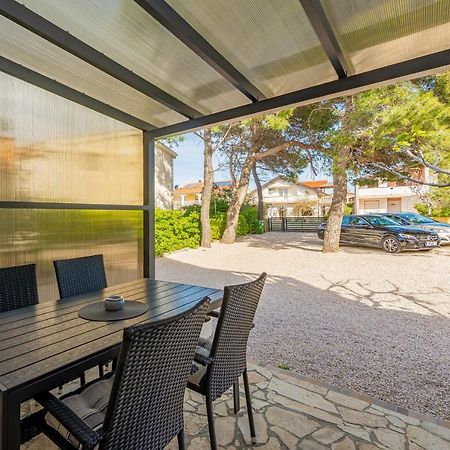 Apartments Villa Agape Vir Dış mekan fotoğraf