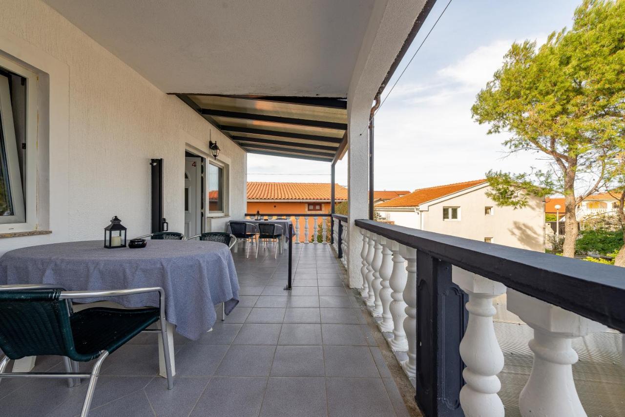 Apartments Villa Agape Vir Dış mekan fotoğraf