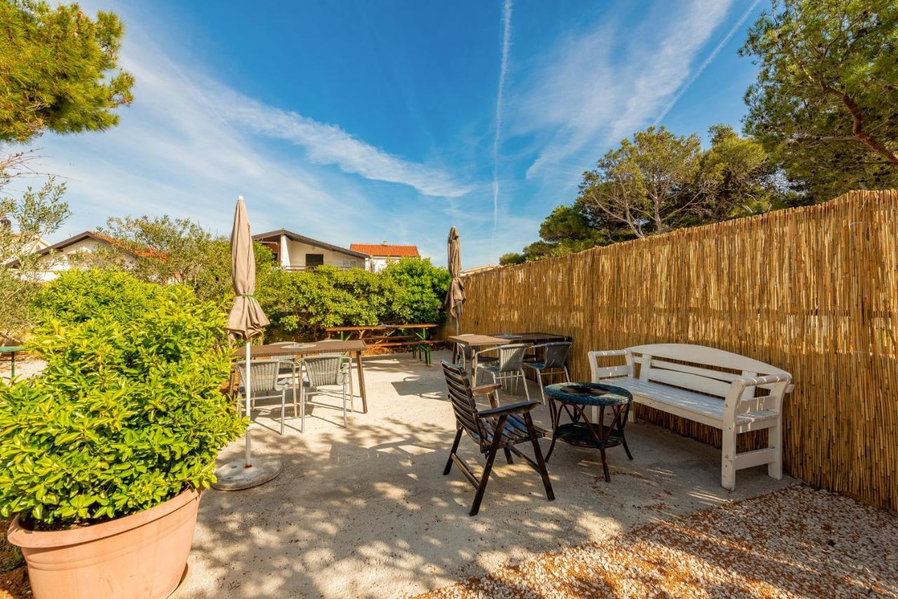 Apartments Villa Agape Vir Dış mekan fotoğraf