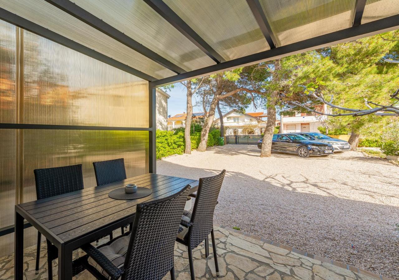 Apartments Villa Agape Vir Dış mekan fotoğraf