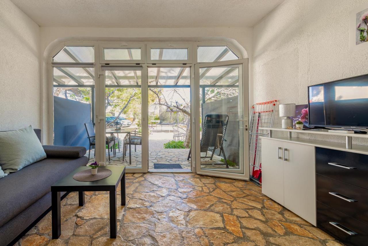 Apartments Villa Agape Vir Dış mekan fotoğraf