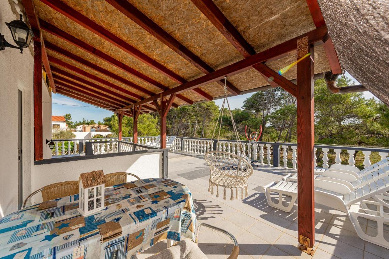 Apartments Villa Agape Vir Dış mekan fotoğraf