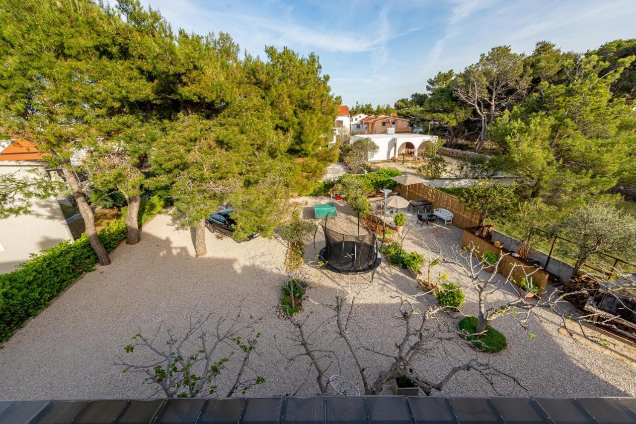 Apartments Villa Agape Vir Dış mekan fotoğraf