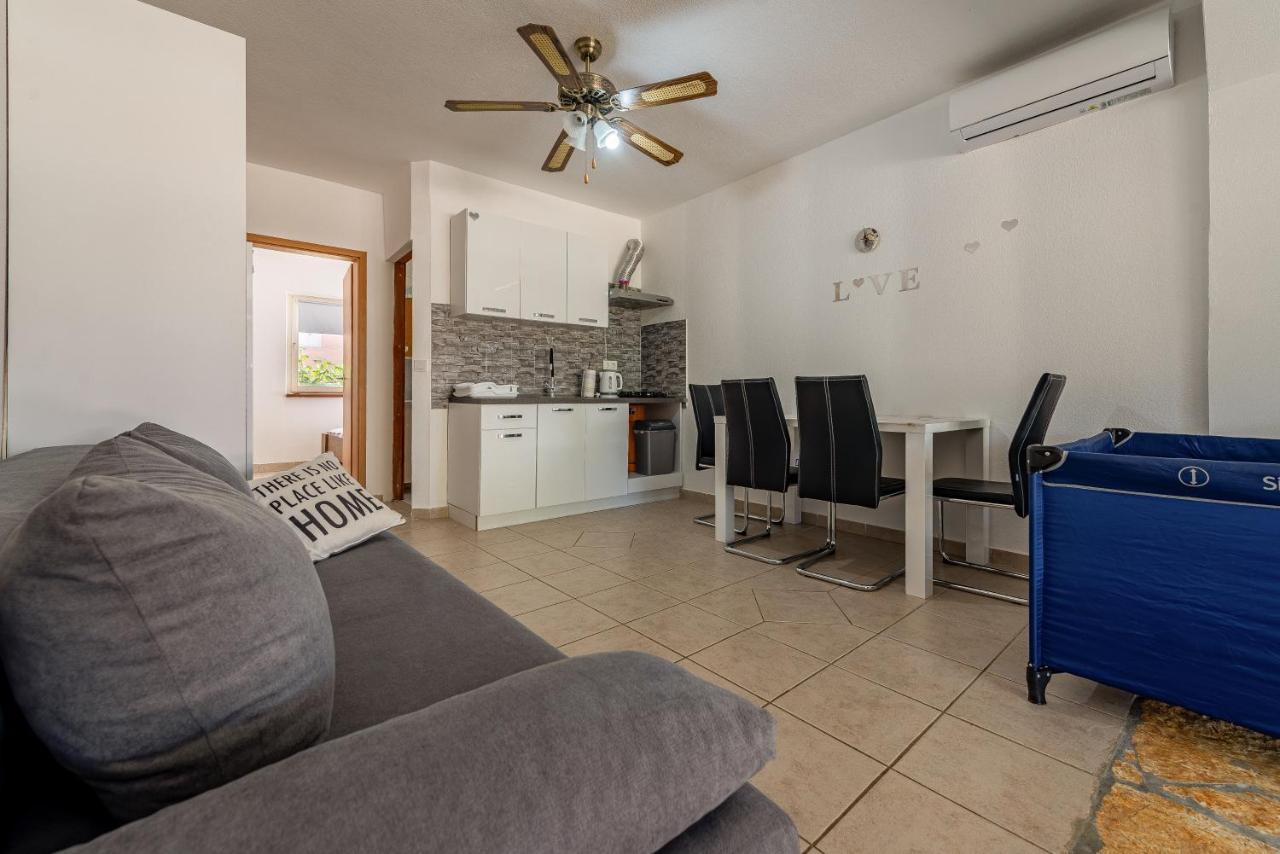 Apartments Villa Agape Vir Dış mekan fotoğraf