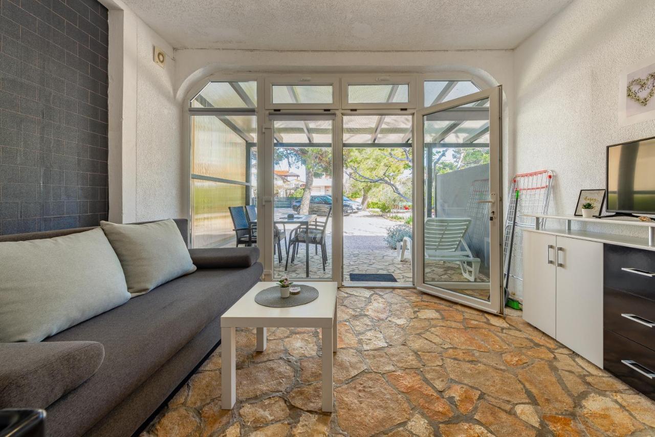 Apartments Villa Agape Vir Dış mekan fotoğraf