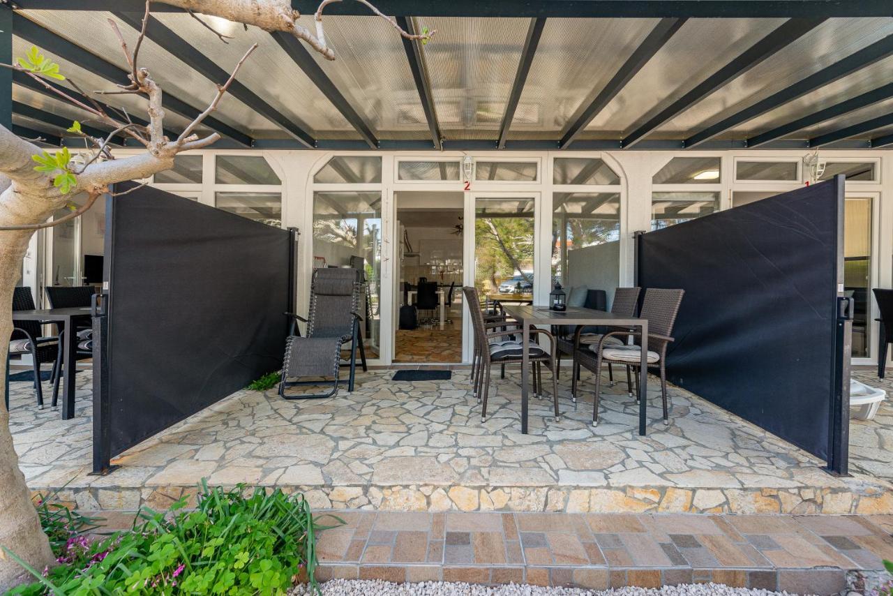 Apartments Villa Agape Vir Dış mekan fotoğraf