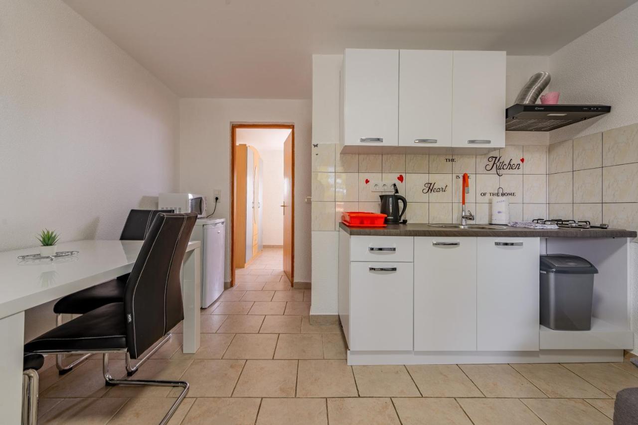 Apartments Villa Agape Vir Dış mekan fotoğraf